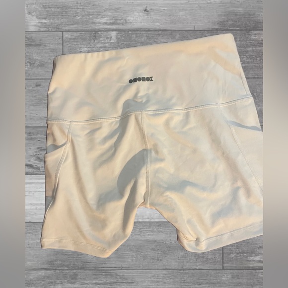 Ododos high waist, tummy control biker shorts with 5” inseam and pockets - Picture 2 of 4